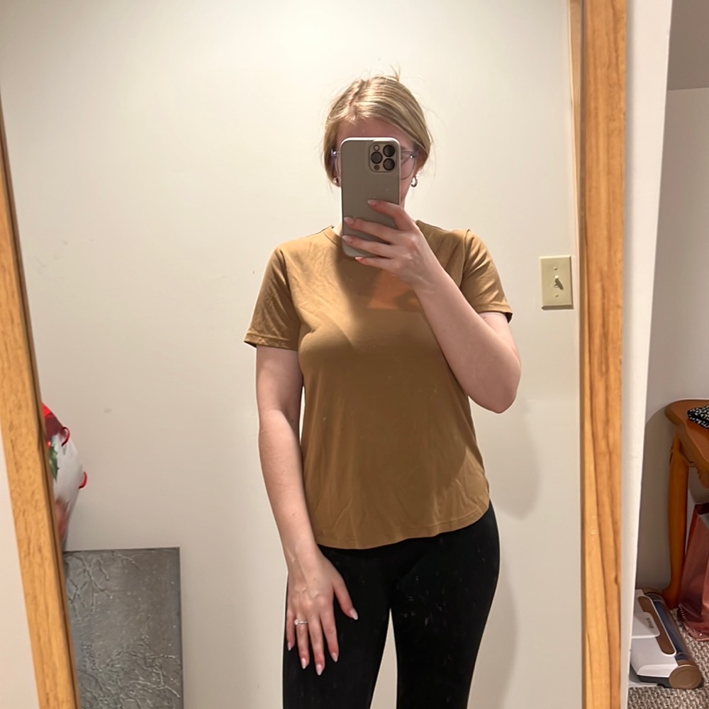 Brown tee